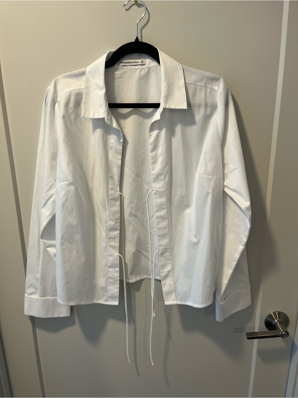 Abercrombie & Fitch White Collared blouse
